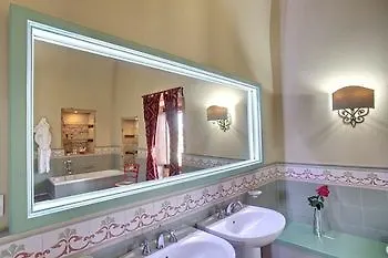 Tenuta Monacelli 4*